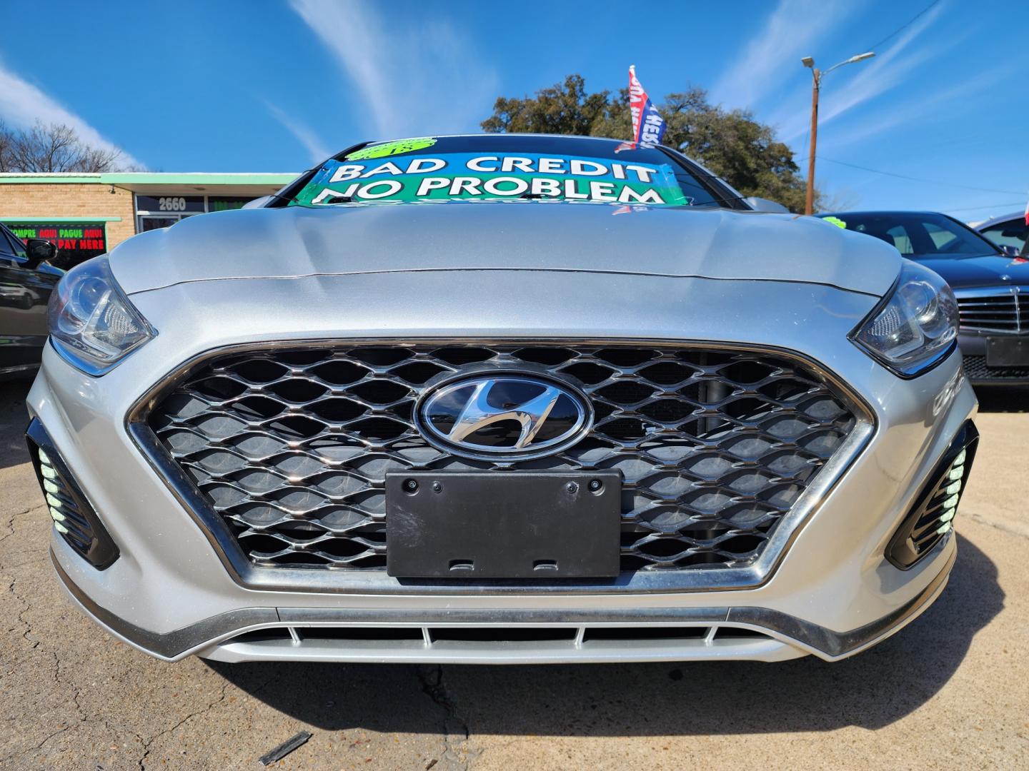 2018 Hyundai Sonata SPORT (5NPE34AF8JH) , AUTO transmission, located at 2660 S.Garland Avenue, Garland, TX, 75041, (469) 298-3118, 32.885551, -96.655602 - Welcome to DallasAutos4Less, one of the Premier BUY HERE PAY HERE Dealers in the North Dallas Area. We specialize in financing to people with NO CREDIT or BAD CREDIT. We need proof of income, proof of residence, and a ID. Come buy your new car from us today!! This is a Very clean 2018 HYUNDAI SON - Photo#9